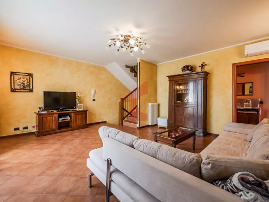 Immagine 24 di Casa bifamiliare in vendita  in Via Brigate Garibaldi 10 a Fontevivo