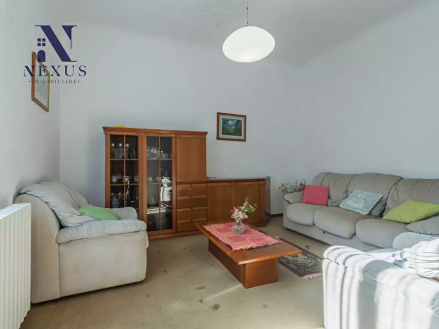 Immagine 2 di Casa indipendente in vendita  a Fano