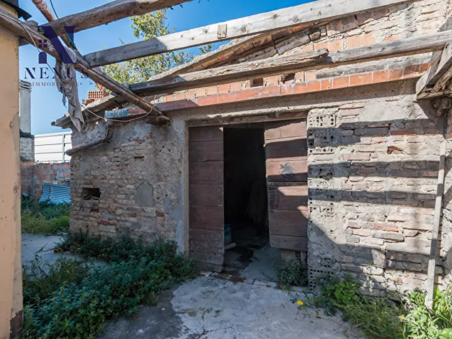 Immagine 18 di Casa indipendente in vendita  a Fano