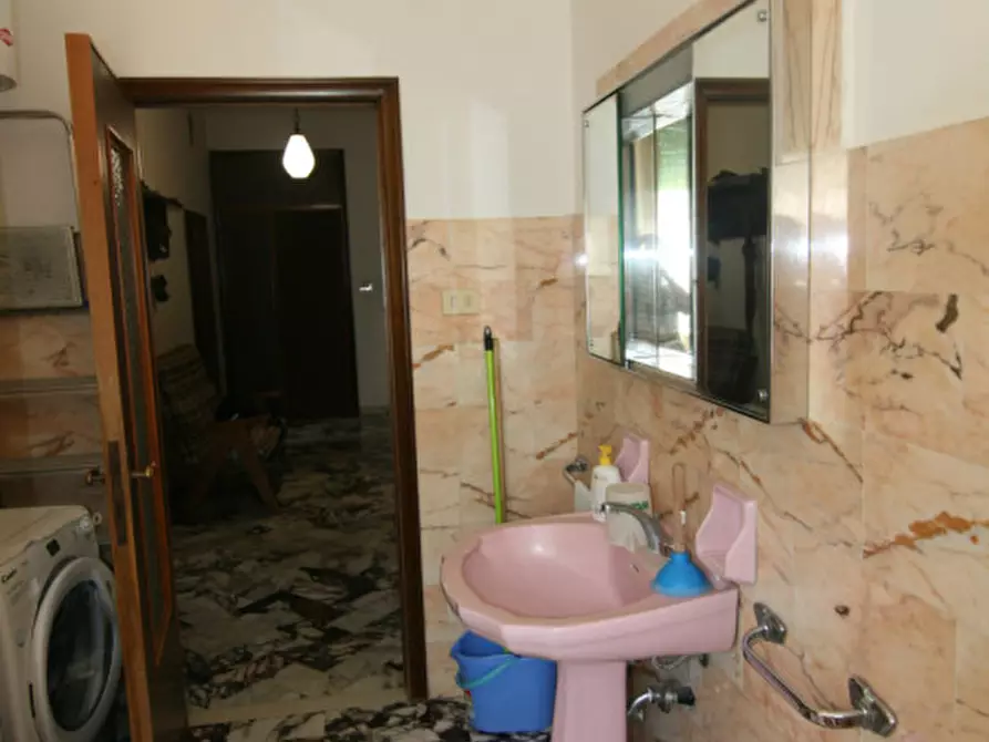 Immagine 10 di Casa indipendente in vendita  a Lucignano