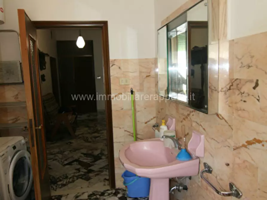 Immagine 10 di Casa indipendente in vendita  a Lucignano