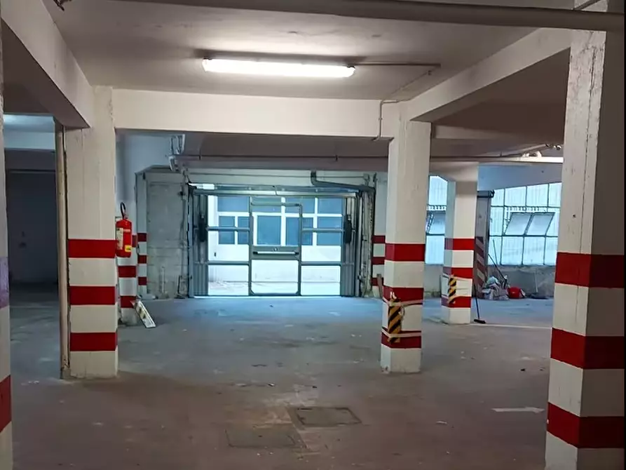 Immagine 5 di Posto auto in vendita  in Via Torriglia a Roma