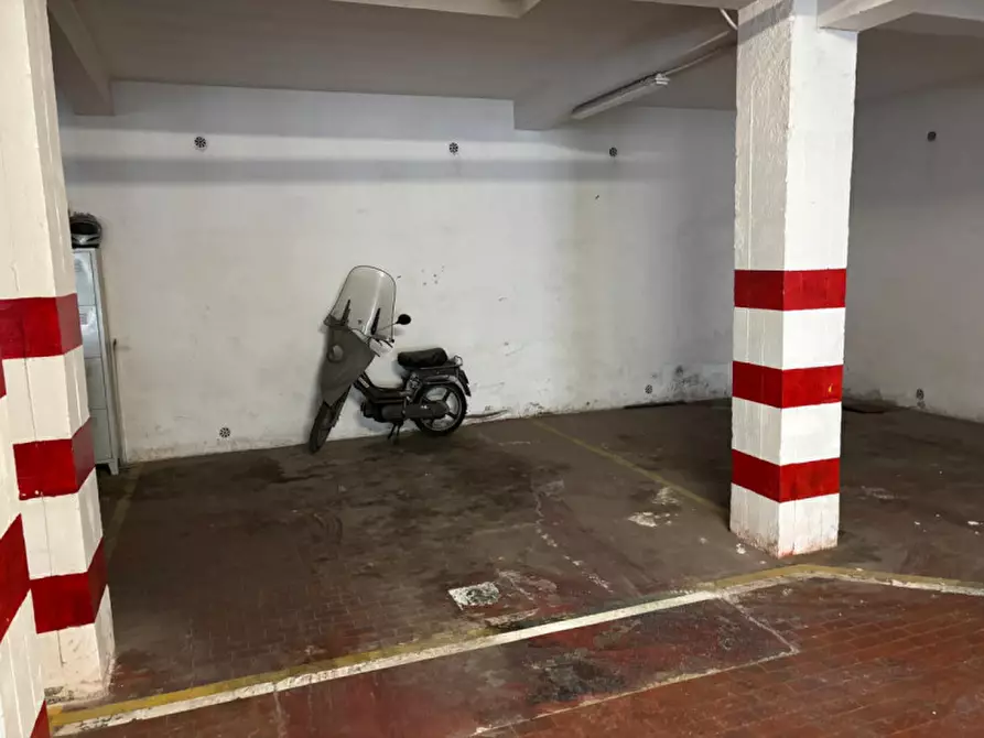 Immagine 1 di Posto auto in vendita  in Via Torriglia a Roma