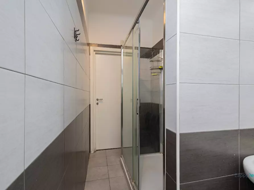 Immagine 27 di Camera in affitto  in Via Felice Casati a Milano