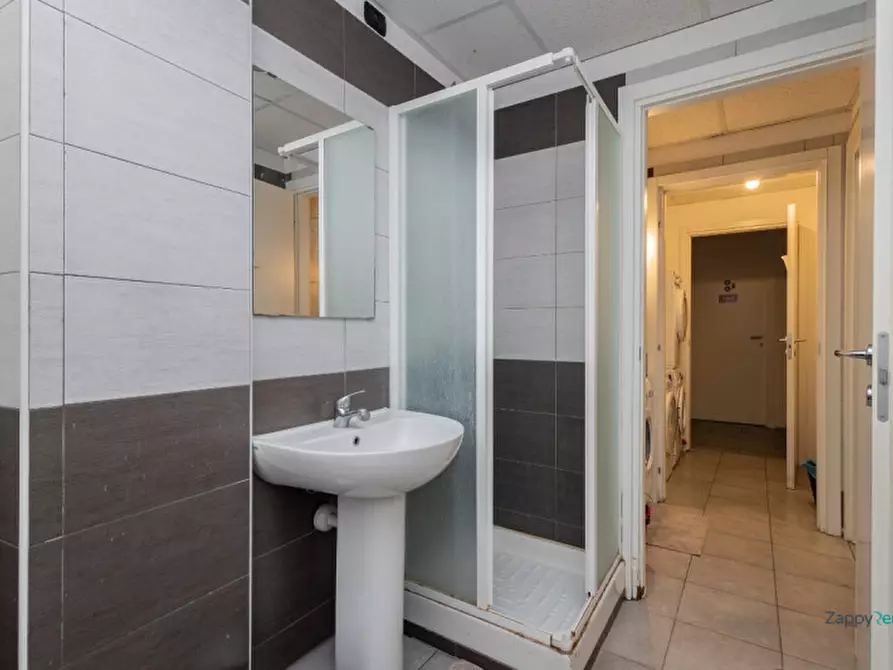 Immagine 30 di Camera in affitto  in Via Felice Casati a Milano