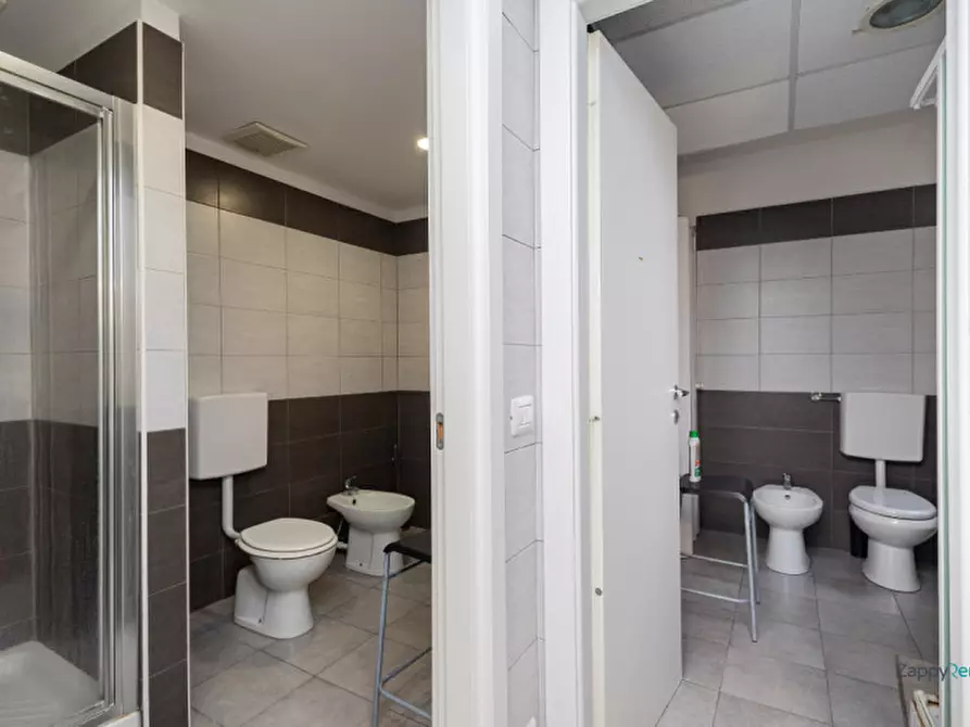 Immagine 32 di Camera in affitto  in Via Felice Casati a Milano