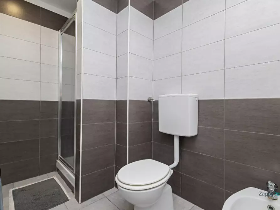 Immagine 37 di Camera in affitto  in Via Felice Casati a Milano