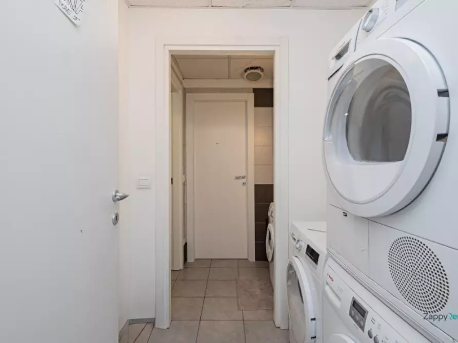 Immagine 38 di Camera in affitto  in Via Felice Casati a Milano