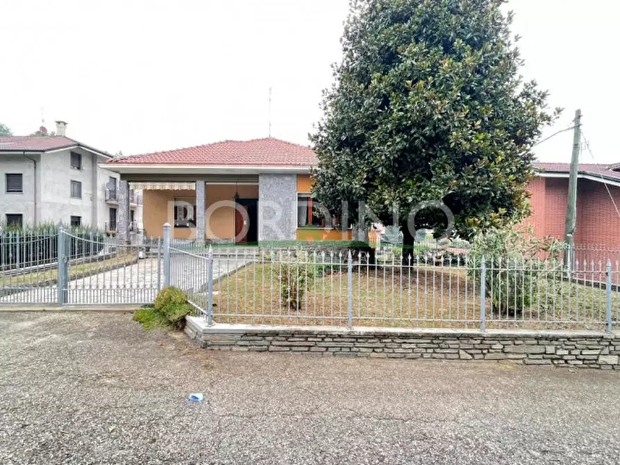 Immagine 4 di Villa in vendita  in Via Quattro Novembre snc a Castagnito