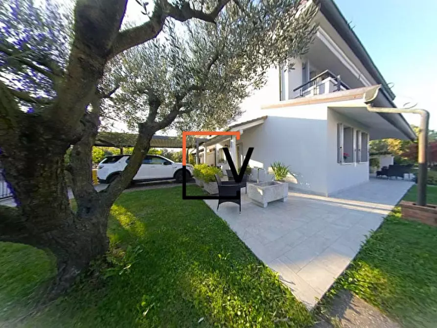 Immagine 12 di Villetta a schiera in vendita  in via Roma a Casier