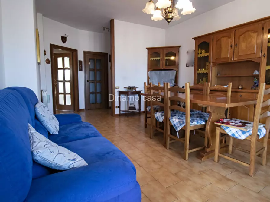 Immagine 10 di Appartamento in vendita  a Carmignano