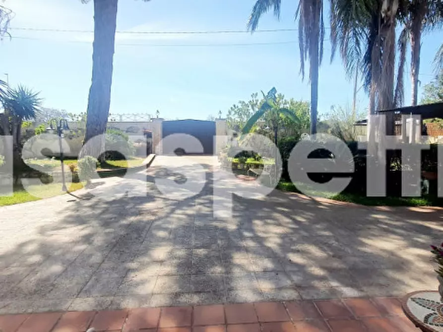 Immagine 42 di Villa in vendita  in Via Gela a Siracusa