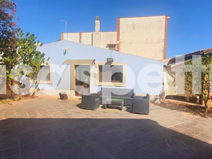 Immagine 45 di Villa in vendita  in Via Gela a Siracusa