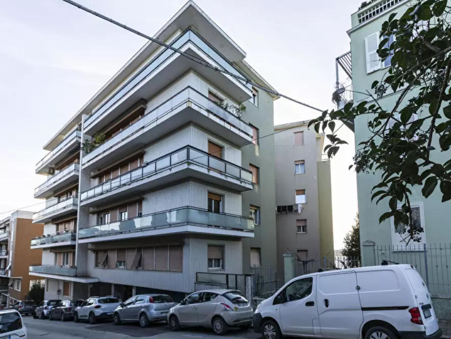 Immagine 36 di Attico in vendita  in Via Enrico Toti 28 a Ancona