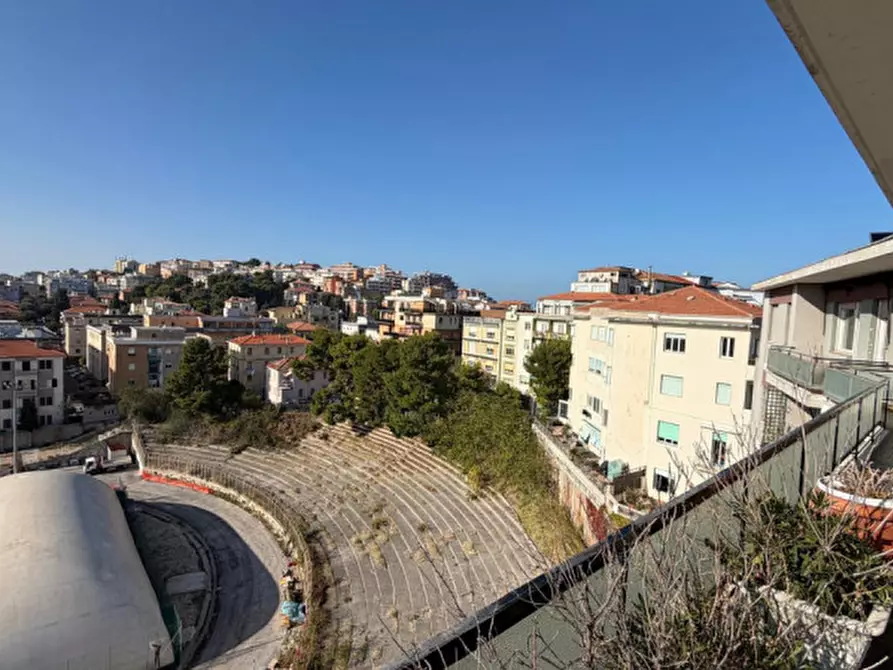 Immagine 48 di Attico in vendita  in Via Enrico Toti 28 a Ancona
