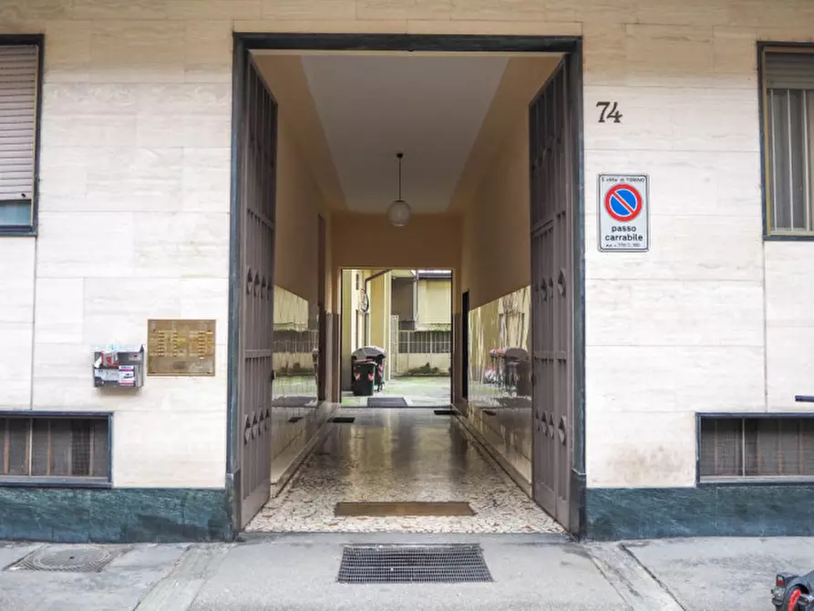 Immagine 1 di Magazzino in vendita  in Via Paolo Sarpi 74 a Torino