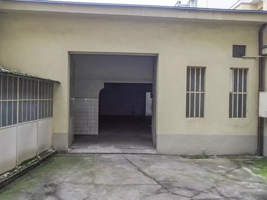 Immagine 4 di Magazzino in vendita  in Via Paolo Sarpi 74 a Torino