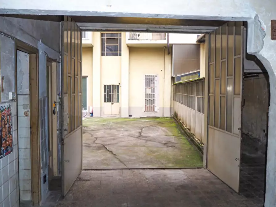 Immagine 5 di Magazzino in vendita  in Via Paolo Sarpi 74 a Torino