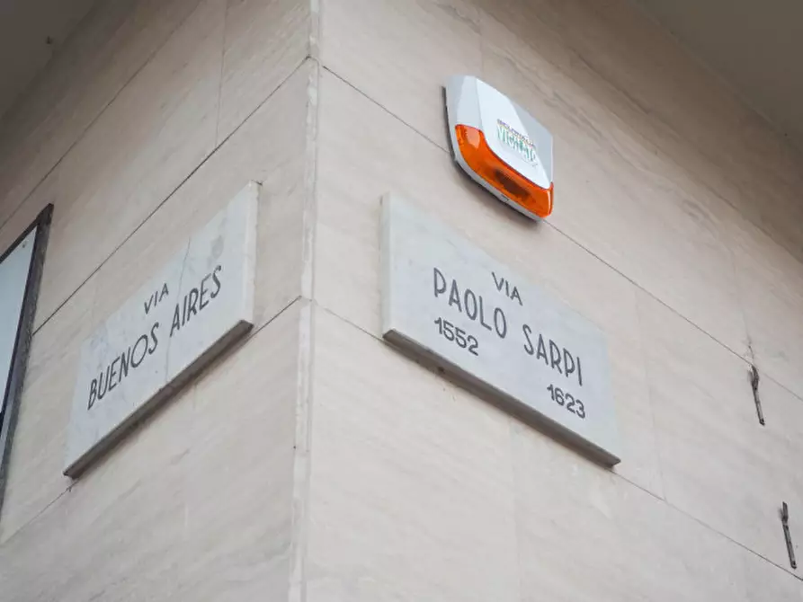 Immagine 14 di Magazzino in vendita  in Via Paolo Sarpi 74 a Torino