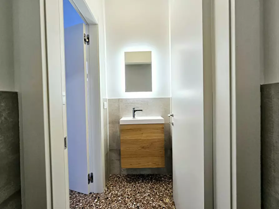 Immagine 6 di Ufficio in affitto  in via principe umberto a Este