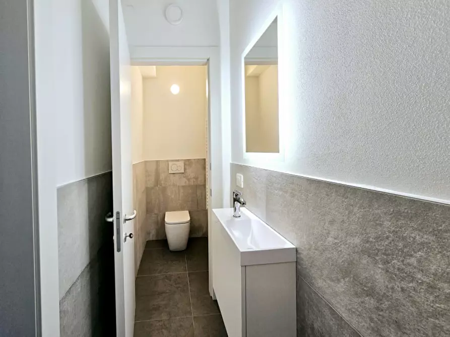 Immagine 7 di Ufficio in affitto  in via principe umberto a Este