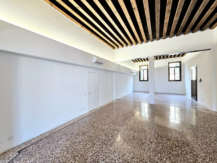 Immagine 8 di Ufficio in affitto  in via principe umberto a Este