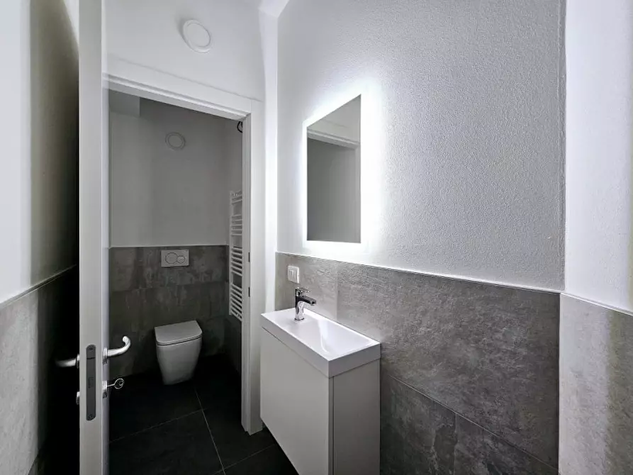 Immagine 8 di Ufficio in affitto  in via principe umberto a Este