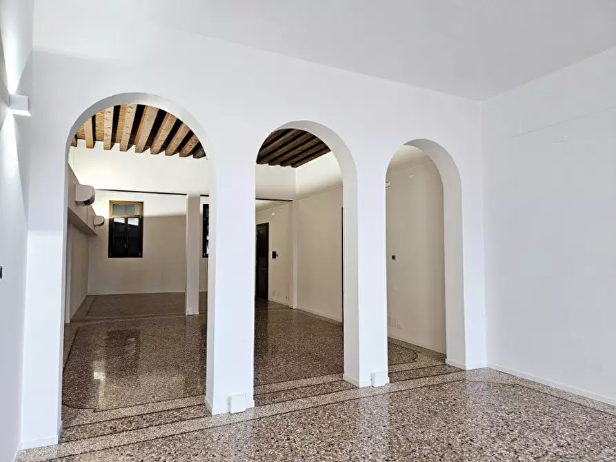 Immagine 10 di Ufficio in affitto  in via principe umberto a Este
