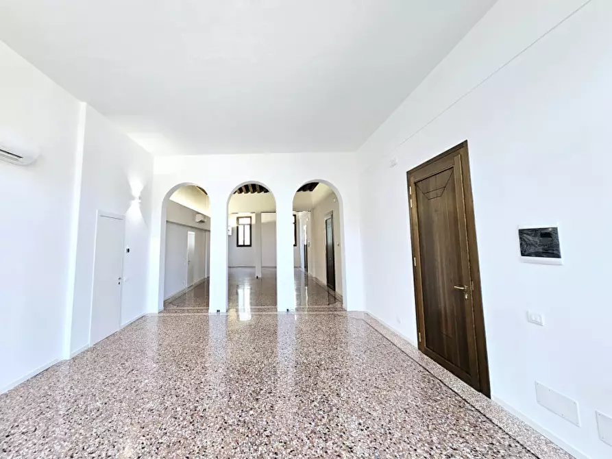 Immagine 12 di Ufficio in affitto  in via principe umberto a Este