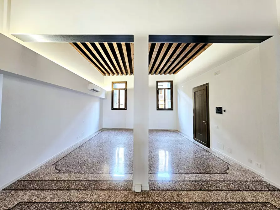 Immagine 13 di Ufficio in affitto  in via principe umberto a Este