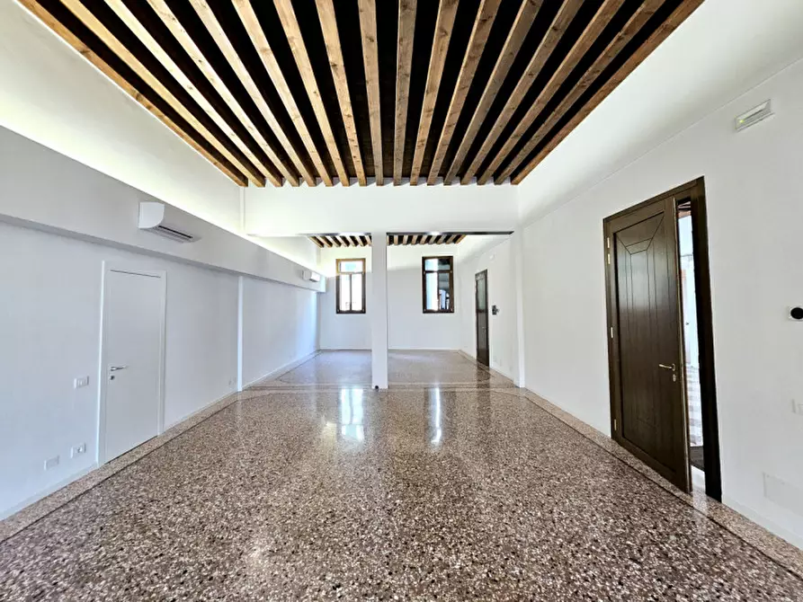 Immagine 16 di Ufficio in affitto  in via principe umberto a Este