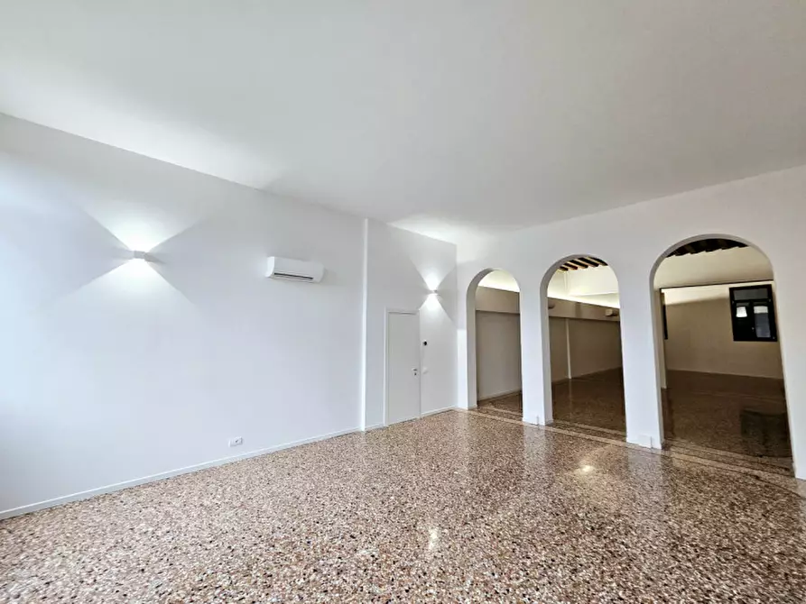 Immagine 19 di Ufficio in affitto  in via principe umberto a Este