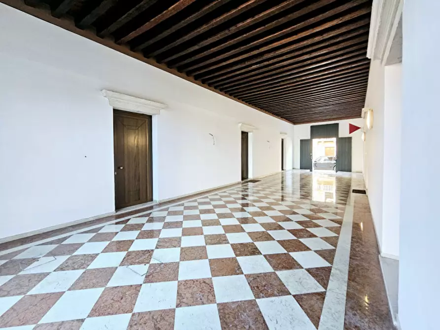 Immagine 17 di Ufficio in affitto  in via principe umberto a Este