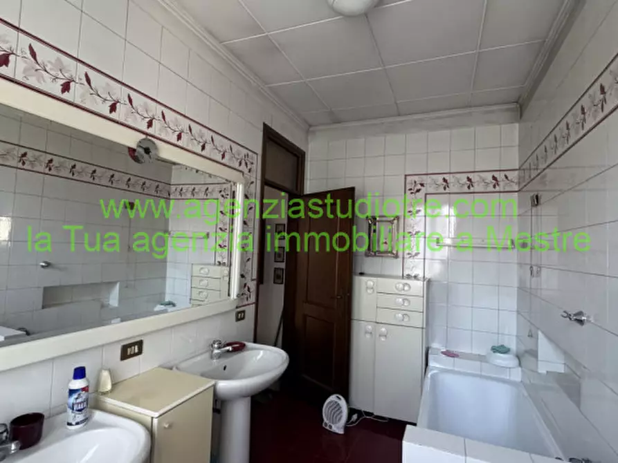 Immagine 23 di Casa indipendente in vendita  in via bruno nao 1 a Venezia