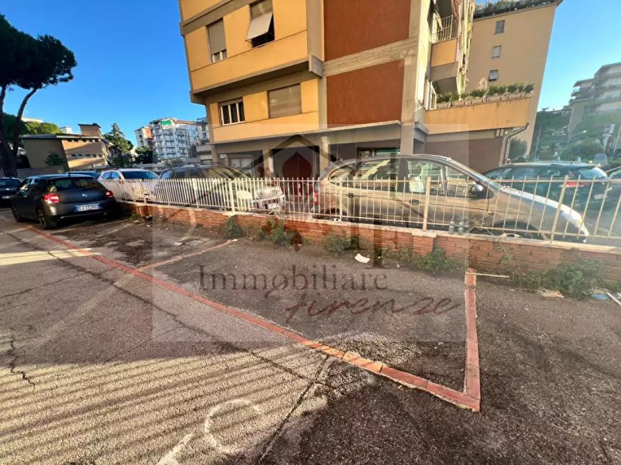 Immagine 4 di Posto auto in affitto  in Via Teodulo Mabellini a Firenze
