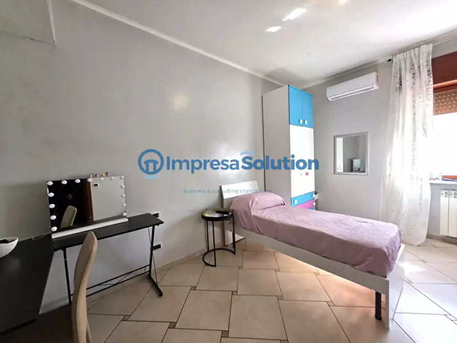 Immagine 15 di Camera in affitto  in Via Enrico Arlotta a Napoli