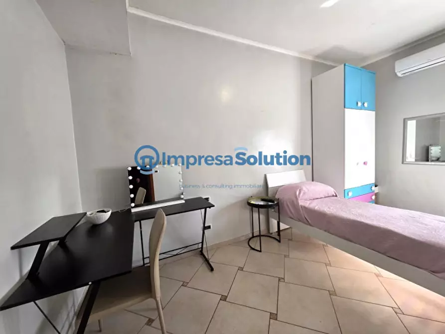 Immagine 16 di Camera in affitto  in Via Enrico Arlotta a Napoli