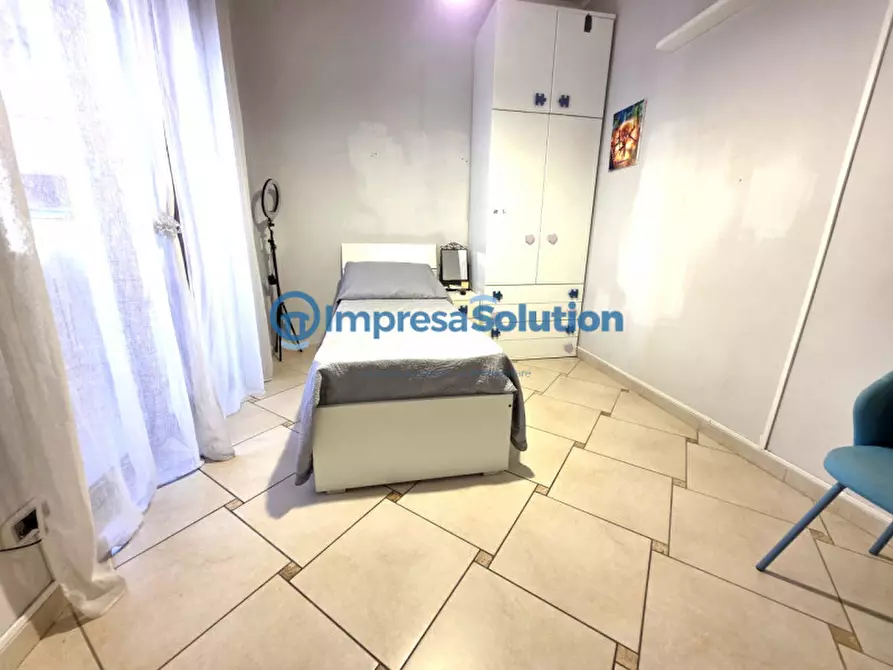 Immagine 23 di Camera in affitto  in Via Enrico Arlotta a Napoli