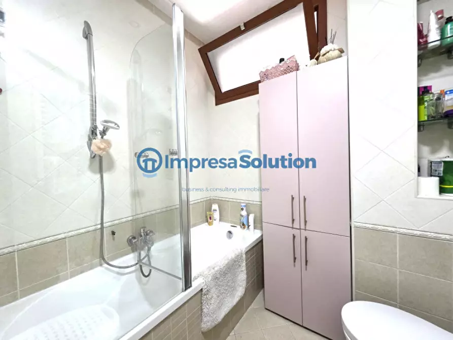 Immagine 37 di Camera in affitto  in Via Enrico Arlotta a Napoli