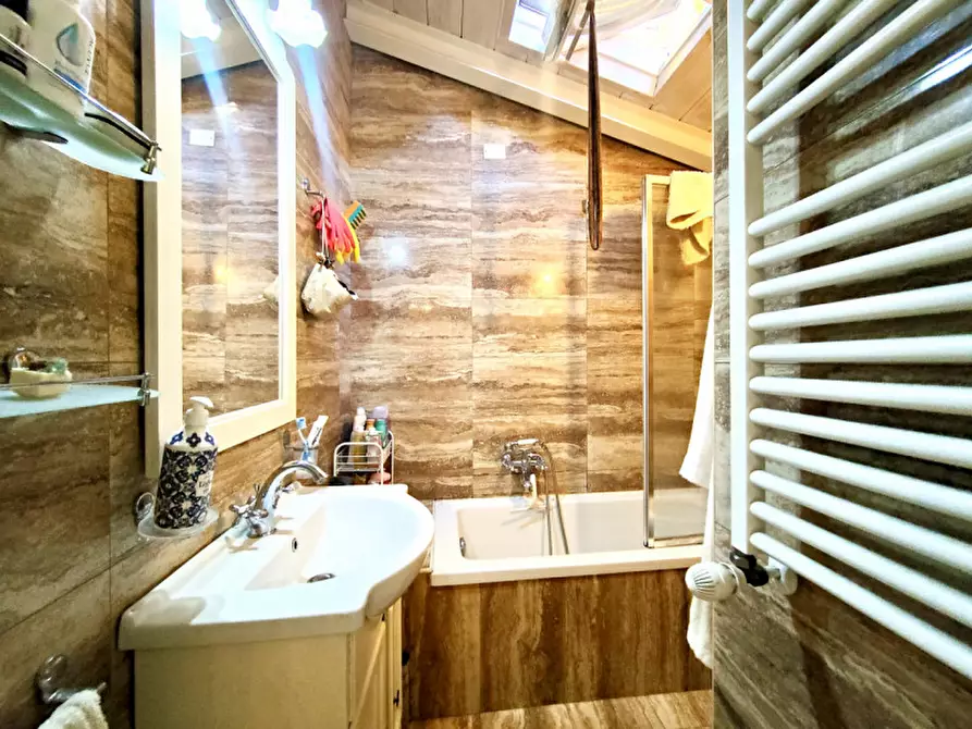 Immagine 6 di Appartamento in vendita  in via sant'apollonia a Bologna