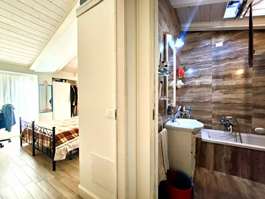 Immagine 7 di Appartamento in vendita  in via sant'apollonia a Bologna