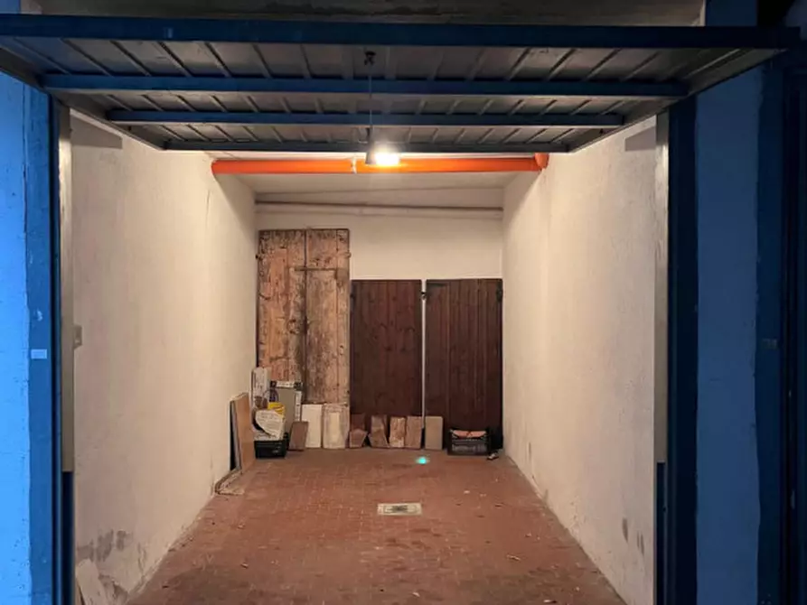 Immagine 2 di Garage in vendita  in VIA PORRETTANA 9 a Bologna