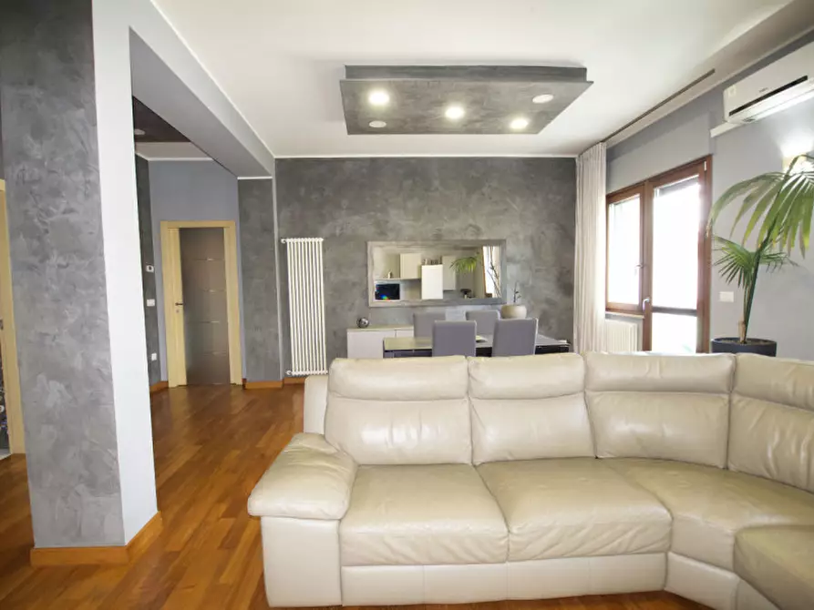 Immagine 8 di Appartamento in vendita  in Via Cesare Battisti a Pescara