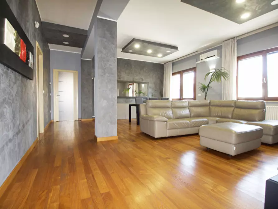 Immagine 11 di Appartamento in vendita  in Via Cesare Battisti a Pescara