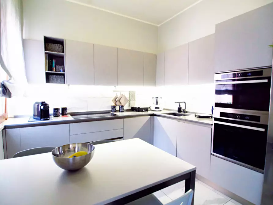 Immagine 15 di Appartamento in vendita  in Via Cesare Battisti a Pescara