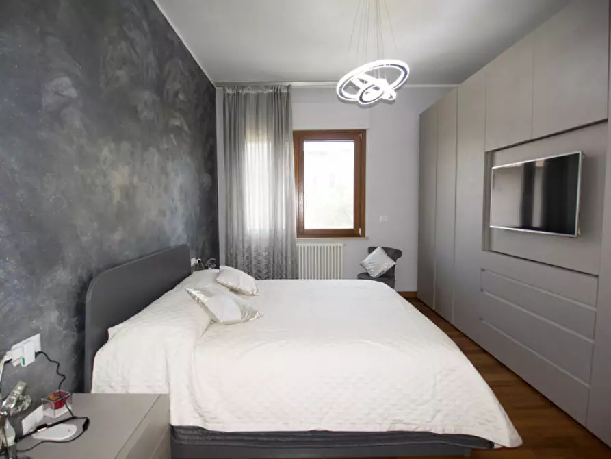 Immagine 36 di Appartamento in vendita  in Via Cesare Battisti a Pescara