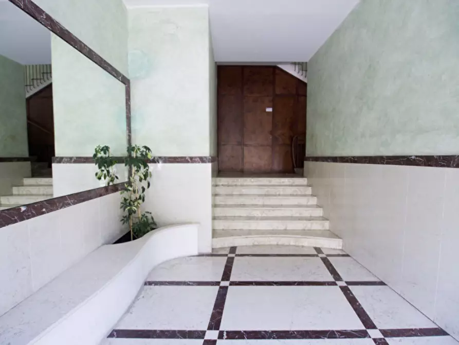 Immagine 40 di Appartamento in vendita  in Via Cesare Battisti a Pescara