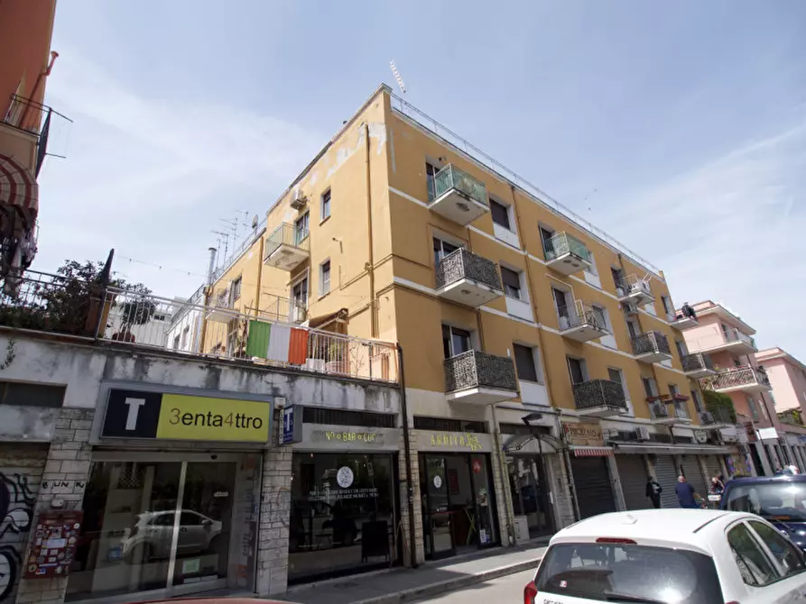 Immagine 41 di Appartamento in vendita  in Via Cesare Battisti a Pescara