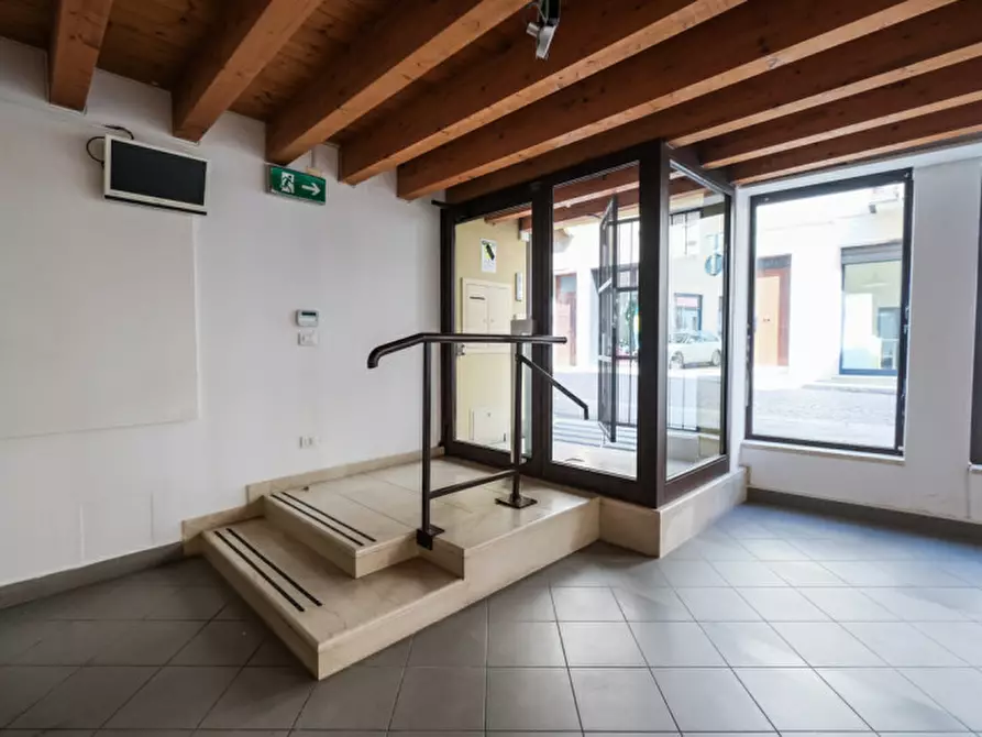 Immagine 7 di Negozio in vendita  in Contrà Vescovado 15 a Vicenza