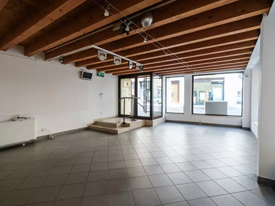 Immagine 10 di Negozio in vendita  in Contrà Vescovado 15 a Vicenza